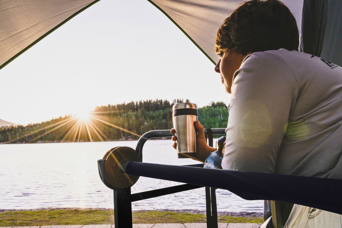 Disc-O-Bed XLT camping bed lifestyle image